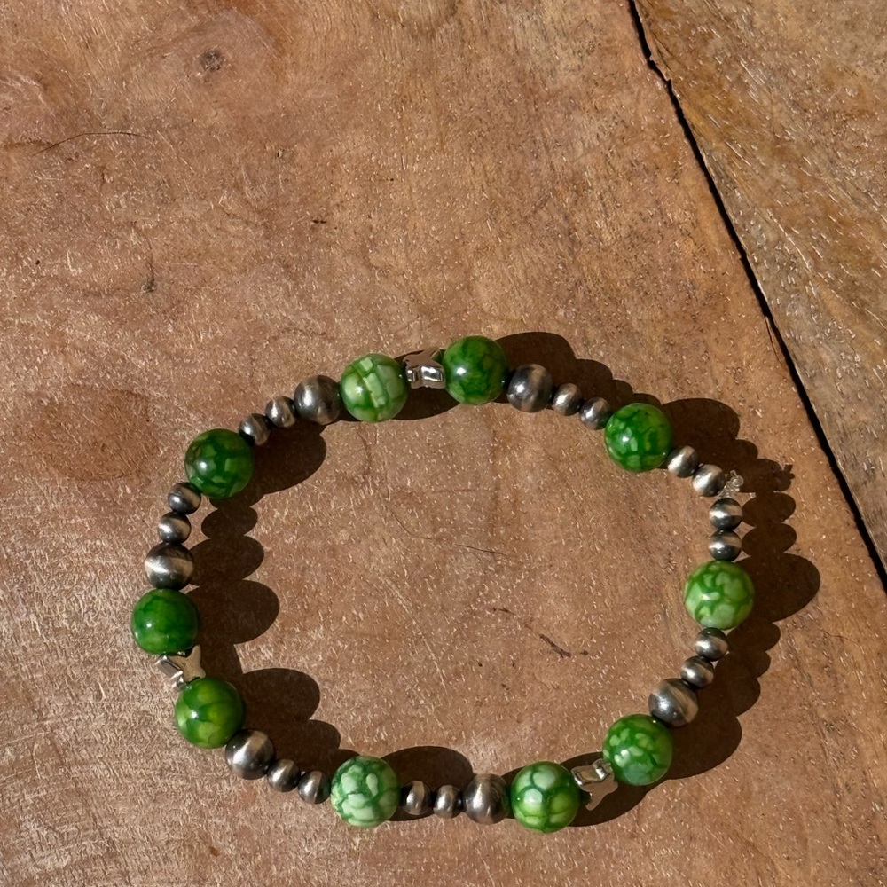 Spring thing stretch bracelet with Navajo pearls